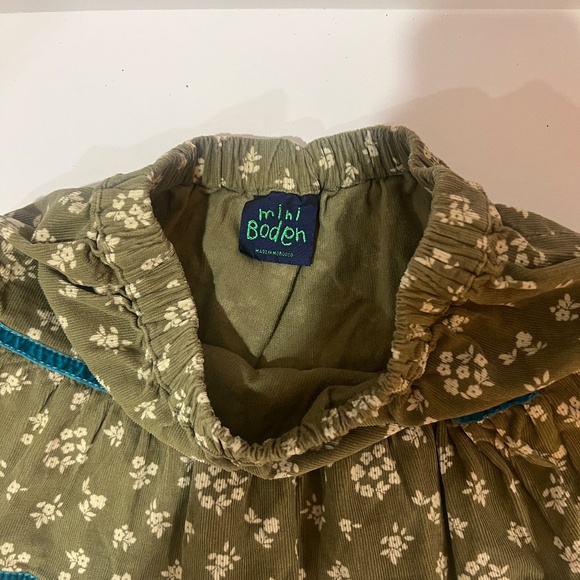 MINI BODEN Girl's Corduroy Floral Skirt - Picture 2 of 3